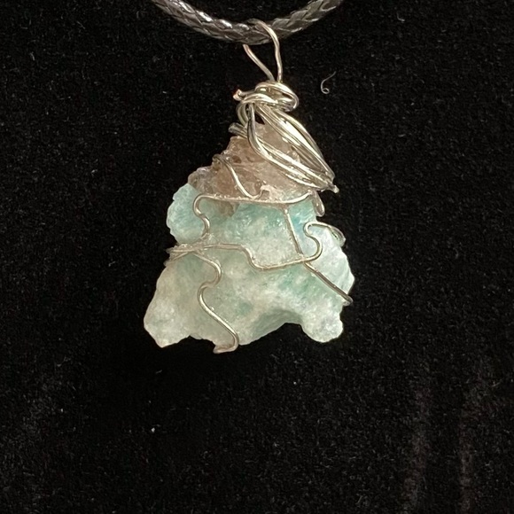 115 Raw Amazonite Crystal Pendant - Picture 2 of 3